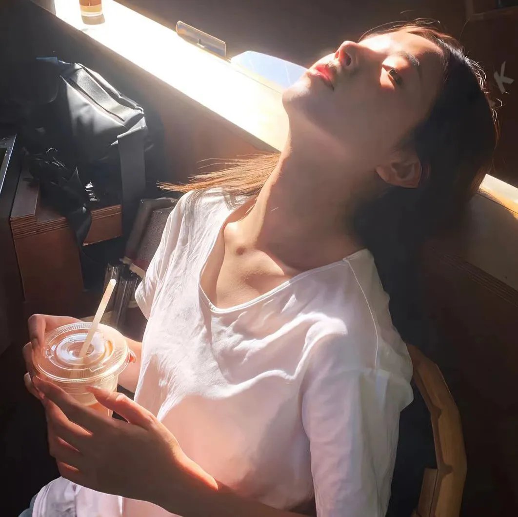两极对立